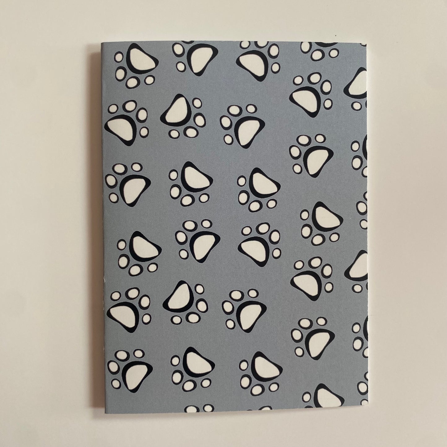 GREY PUPPY PAW CARD